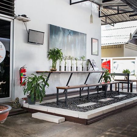 Hotel Zzhouse Chiang Mai Esterno foto