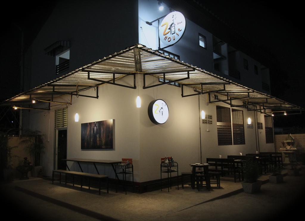 Hotel Zzhouse Chiang Mai Esterno foto