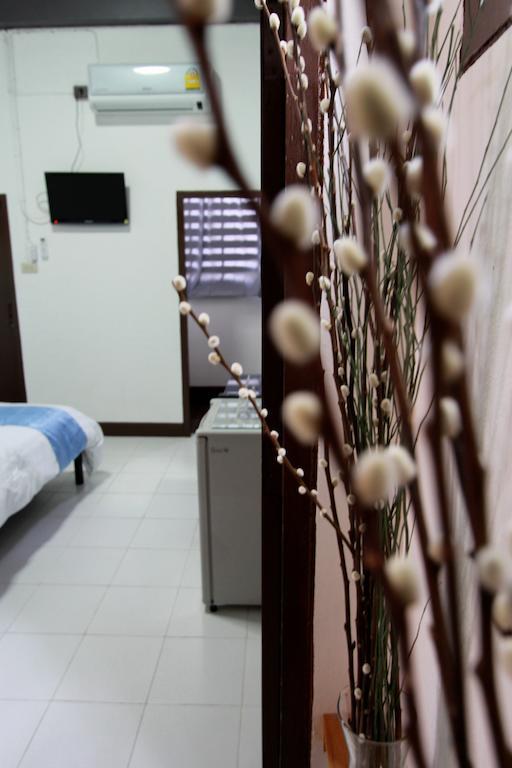 Hotel Zzhouse Chiang Mai Esterno foto