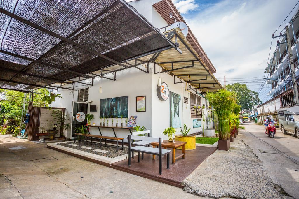 Hotel Zzhouse Chiang Mai Esterno foto
