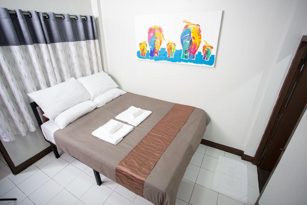 Hotel Zzhouse Chiang Mai Esterno foto