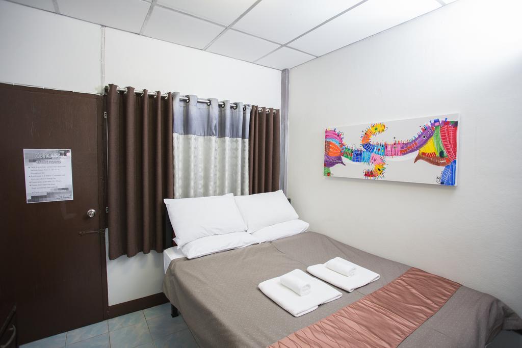 Hotel Zzhouse Chiang Mai Esterno foto