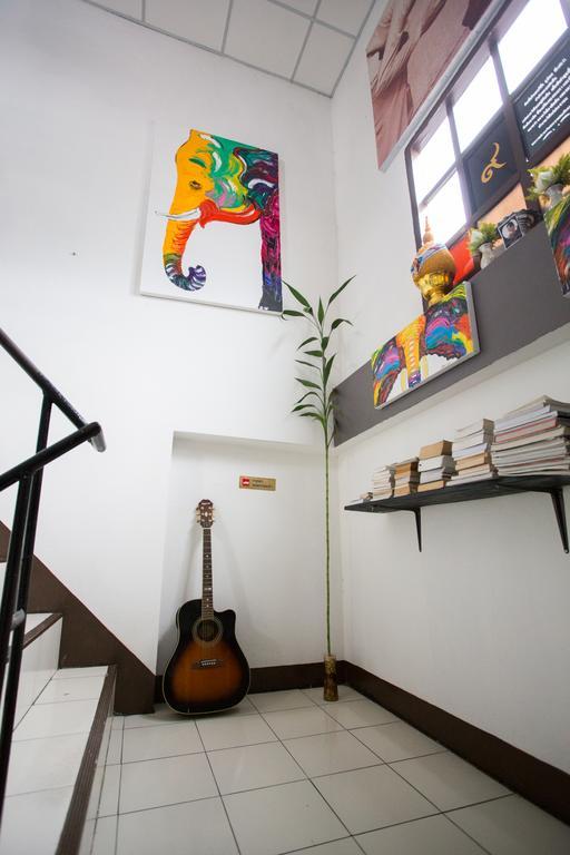 Hotel Zzhouse Chiang Mai Esterno foto