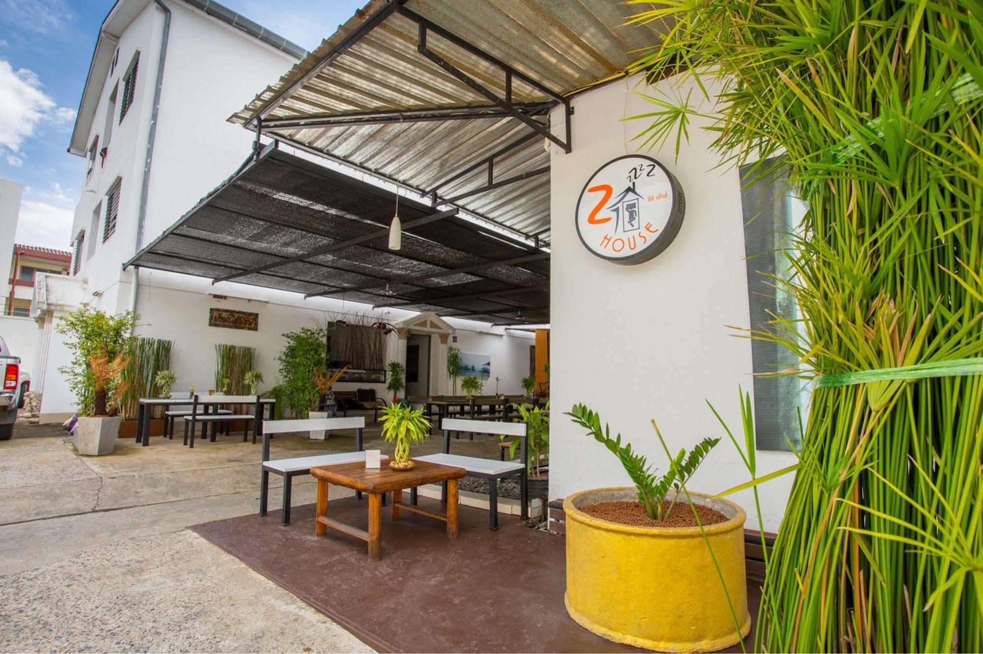 Hotel Zzhouse Chiang Mai Esterno foto