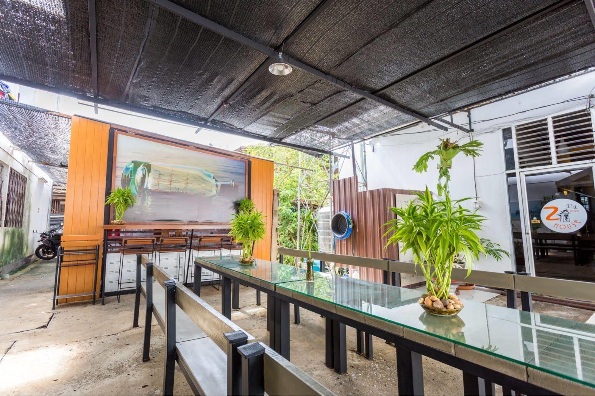 Hotel Zzhouse Chiang Mai Esterno foto