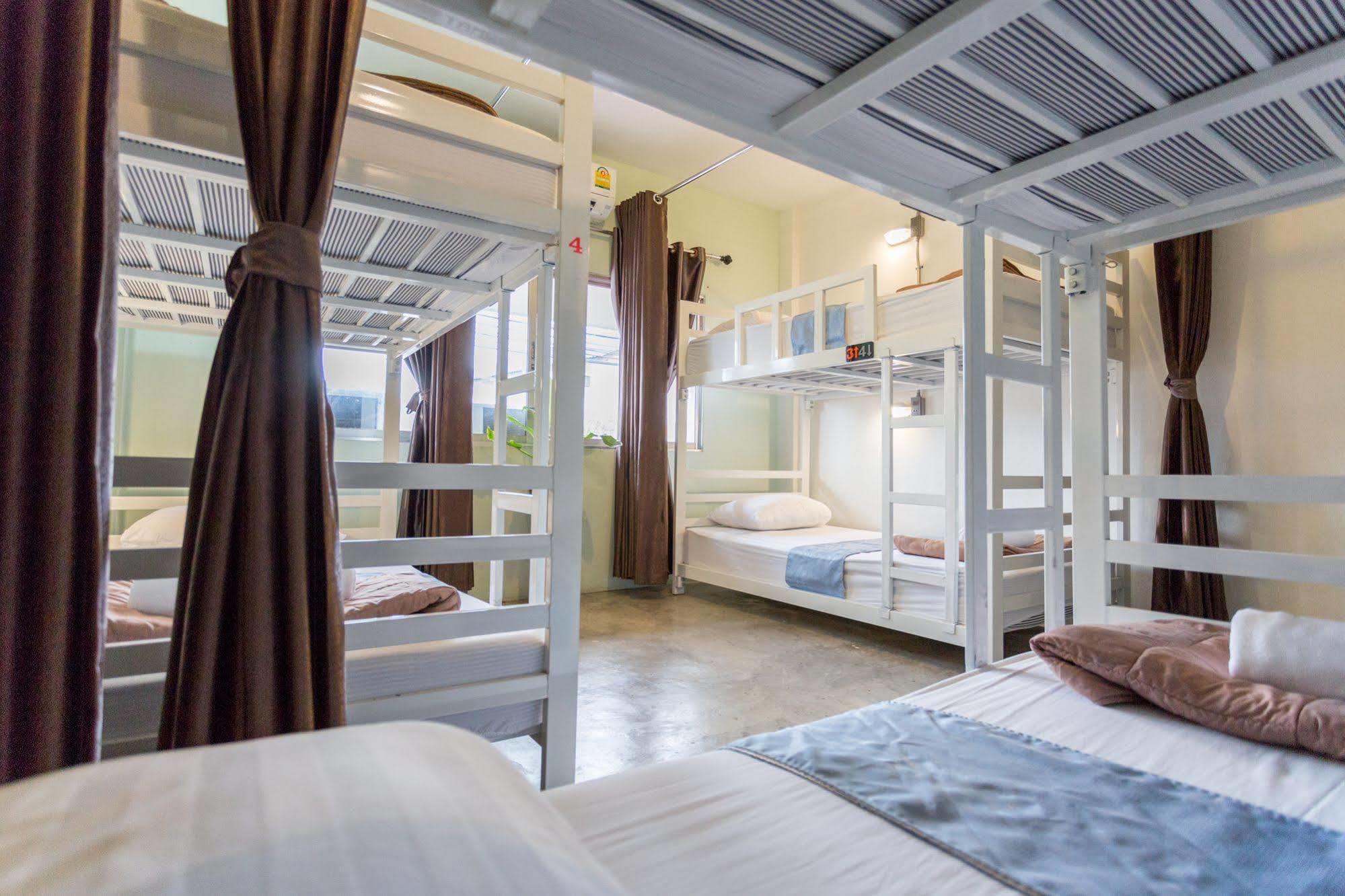 Hotel Zzhouse Chiang Mai Esterno foto