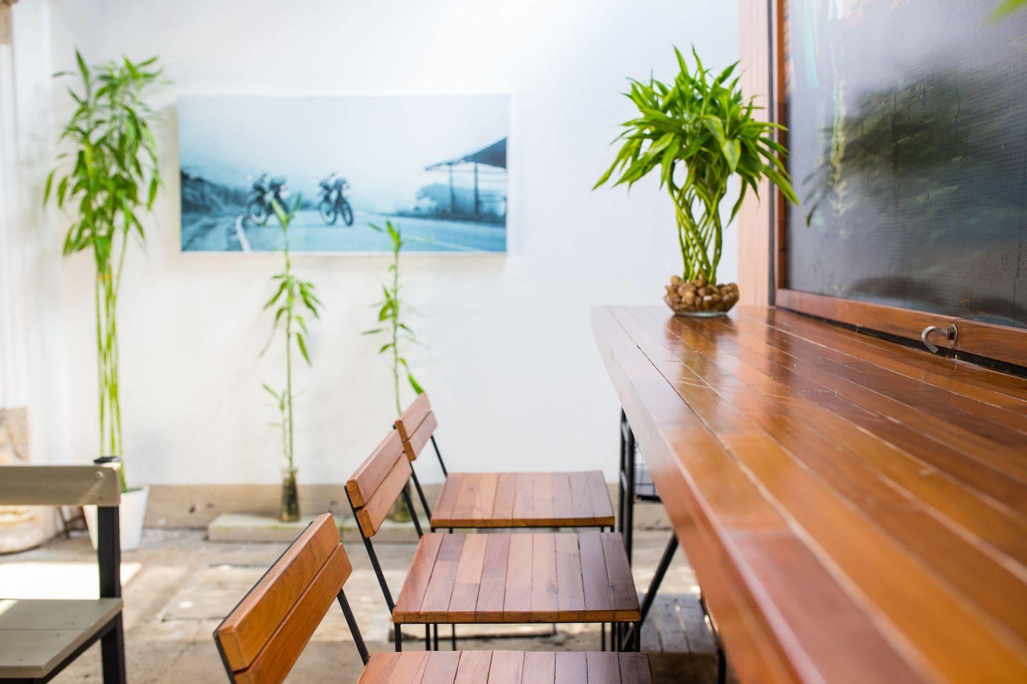 Hotel Zzhouse Chiang Mai Esterno foto