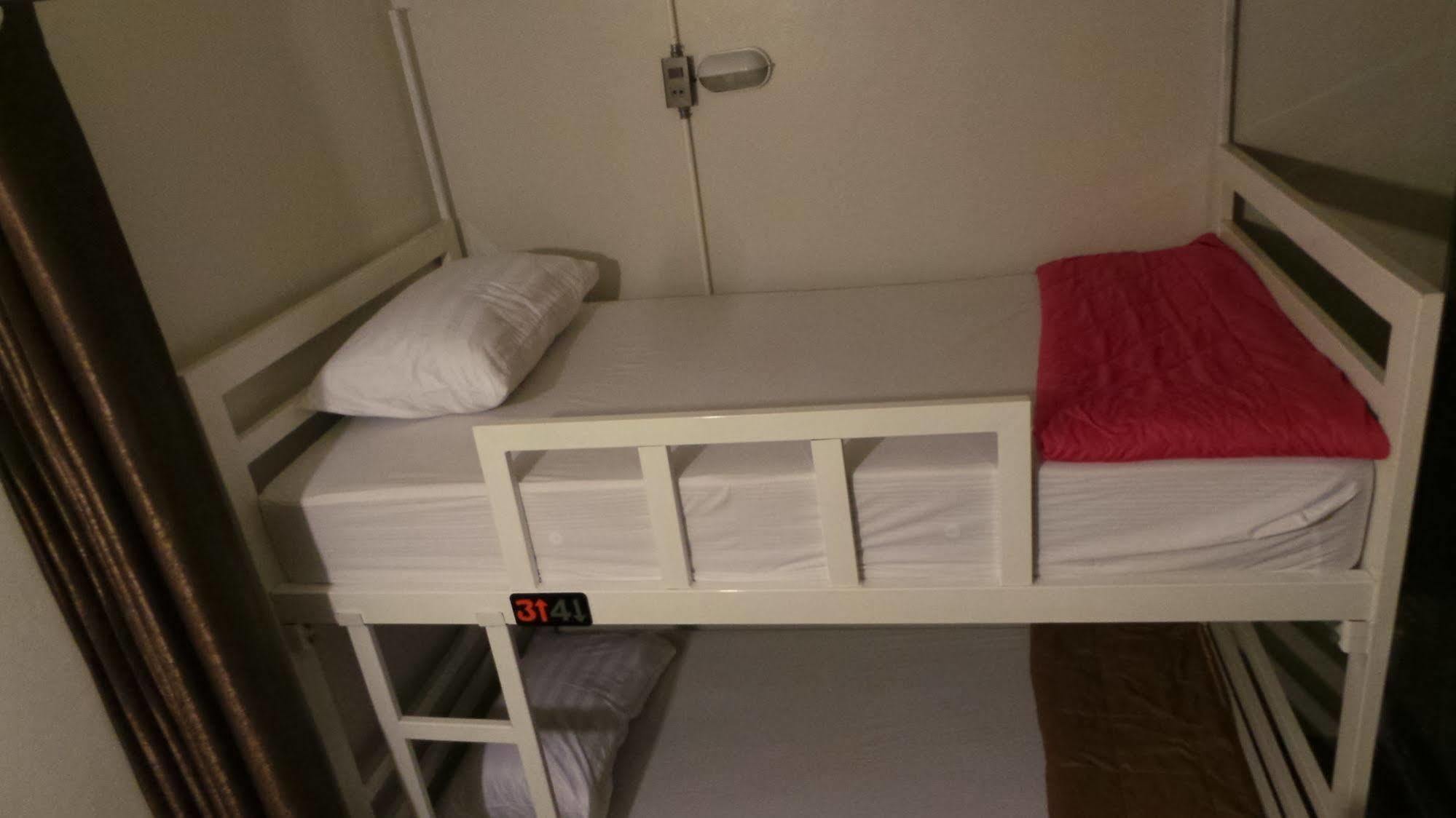Hotel Zzhouse Chiang Mai Esterno foto